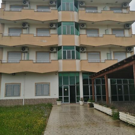 Risus Hotel Голем Экстерьер фото