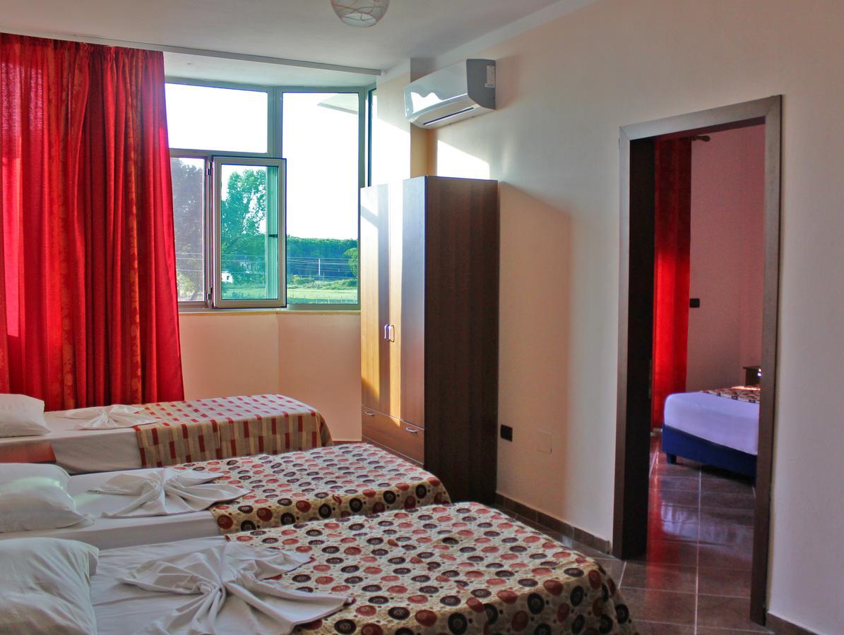Risus Hotel Голем Экстерьер фото
