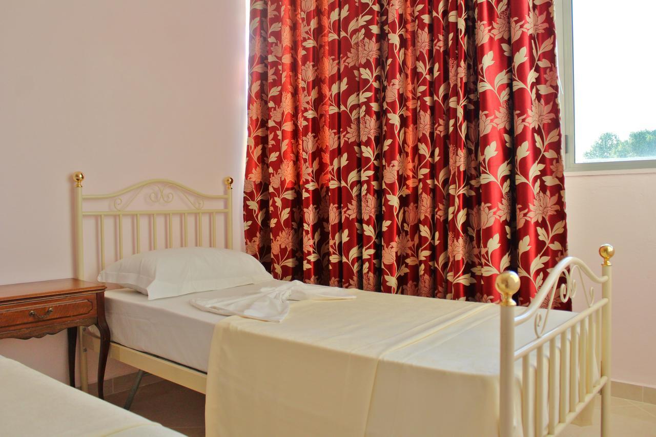 Risus Hotel Голем Экстерьер фото
