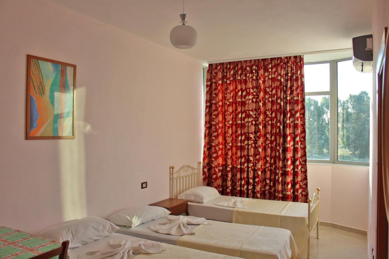 Risus Hotel Голем Экстерьер фото
