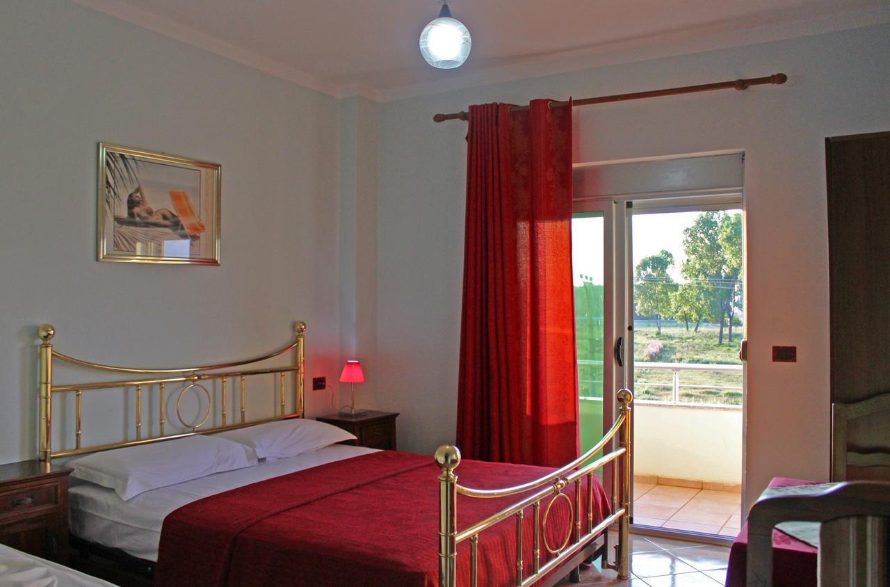 Risus Hotel Голем Экстерьер фото